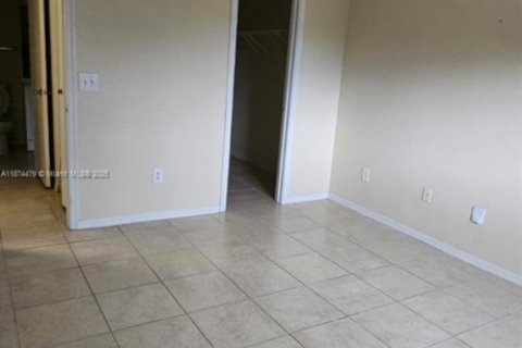 Copropriété à louer à Hollywood, Floride: 1 chambre, 61.22 m2 № 1925733 - photo 2