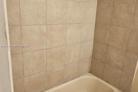 Copropriété à louer à Hollywood, Floride: 1 chambre, 61.22 m2 № 1925733 - photo 8