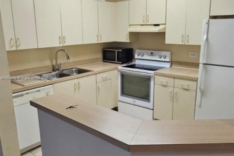 Copropriété à louer à Hollywood, Floride: 1 chambre, 61.22 m2 № 1925733 - photo 5