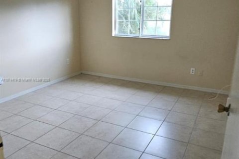 Copropriété à louer à Hollywood, Floride: 1 chambre, 61.22 m2 № 1925733 - photo 3