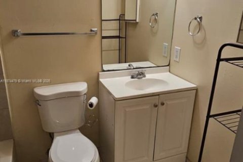 Copropriété à louer à Hollywood, Floride: 1 chambre, 61.22 m2 № 1925733 - photo 7