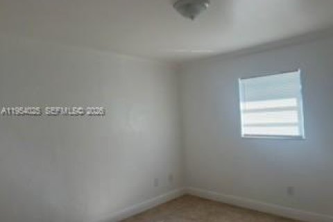 Adosado en alquiler en Homestead, Florida, 3 dormitorios № 2009566 - foto 15