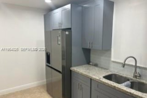 Adosado en alquiler en Homestead, Florida, 3 dormitorios № 2009566 - foto 3