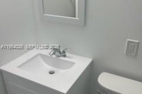 Adosado en alquiler en Homestead, Florida, 3 dormitorios № 2009566 - foto 17