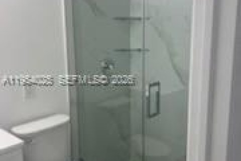 Adosado en alquiler en Homestead, Florida, 3 dormitorios № 2009566 - foto 9