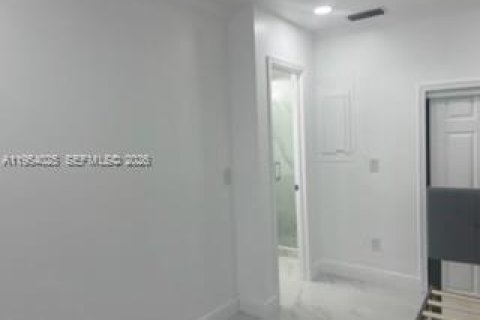 Adosado en alquiler en Homestead, Florida, 3 dormitorios № 2009566 - foto 7