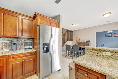 Touwnhouse à vendre à Miami, Floride: 3 chambres, 166.02 m2 № 1770501 - photo 11
