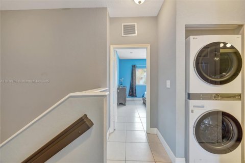Touwnhouse à vendre à Miami, Floride: 3 chambres, 166.02 m2 № 1770501 - photo 30