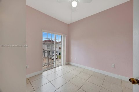 Touwnhouse à vendre à Miami, Floride: 3 chambres, 166.02 m2 № 1770501 - photo 26