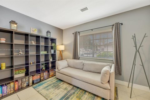 Touwnhouse à vendre à Miami, Floride: 3 chambres, 166.02 m2 № 1770501 - photo 10