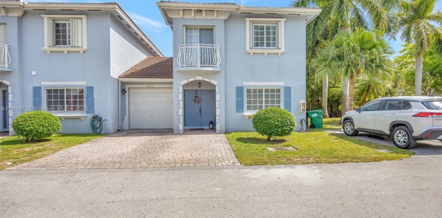 Touwnhouse à Miami, Floride 3 chambres, 166.02 m2 № 1770501