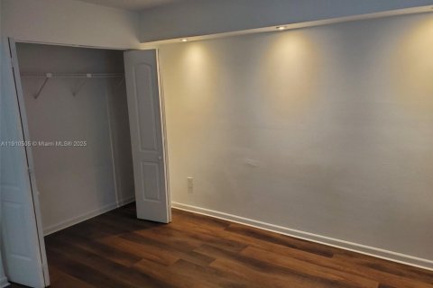 Снять в аренду кондоминиум в Катлер-Бей, Флорида 1 спальня, 70.61м2, № 1966619 - фото 12