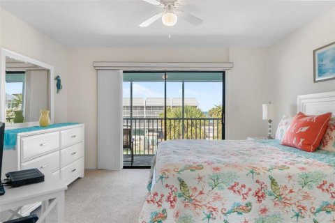 Condo in Bradenton Beach, Florida, 2 bedrooms № 2096275 - photo 15