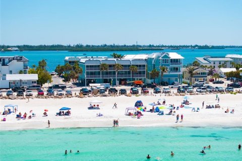 Condo in Bradenton Beach, Florida, 2 bedrooms № 2096275 - photo 6