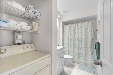 Condo in Bradenton Beach, Florida, 2 bedrooms № 2096275 - photo 20