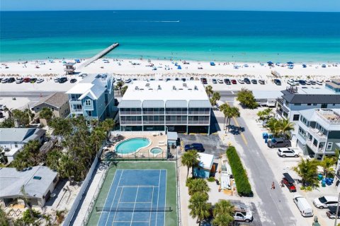 Condo in Bradenton Beach, Florida, 2 bedrooms  № 2096275
