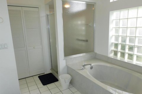 Villa ou maison à louer à Sarasota, Floride: 3 chambres, 162.3 m2 № 2420241 - photo 8