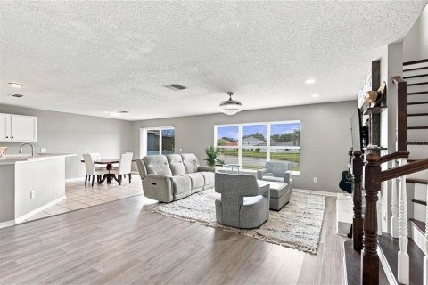 Villa ou maison à vendre à Riverview, Floride: 4 chambres, 202.62 m2 № 2323044 - photo 4