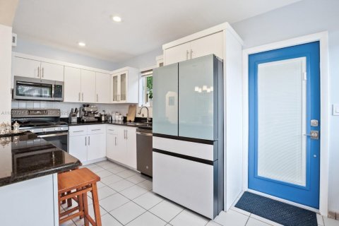 Купить виллу или дом в Майами-Бич, Флорида 2 спальни, 110.18м2, № 1977188 - фото 20