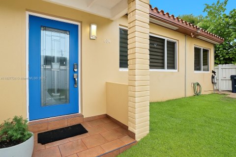 Купить виллу или дом в Майами-Бич, Флорида 2 спальни, 110.18м2, № 1977188 - фото 4