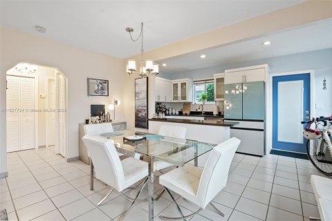 Купить виллу или дом в Майами-Бич, Флорида 2 спальни, 110.18м2, № 1977188 - фото 30