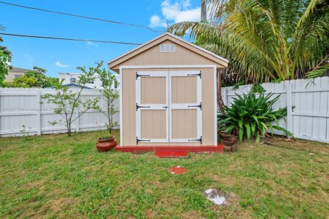 Купить виллу или дом в Майами-Бич, Флорида 2 спальни, 110.18м2, № 1977188 - фото 23