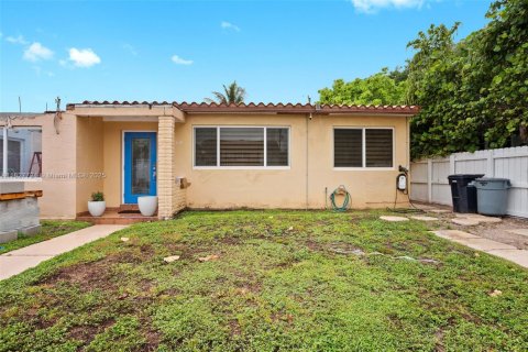 Купить виллу или дом в Майами-Бич, Флорида 2 спальни, 110.18м2, № 1977188 - фото 26