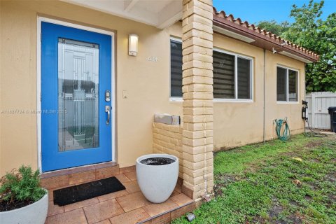 Купить виллу или дом в Майами-Бич, Флорида 2 спальни, 110.18м2, № 1977188 - фото 28