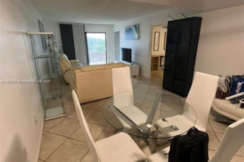 Copropriété à vendre à Miami Beach, Floride: 2 chambres, 96.43 m2 № 1938565 - photo 3