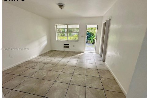 Immobilier commercial à vendre à Miami, Floride № 2089159 - photo 12