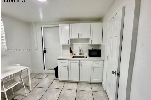 Immobilier commercial à vendre à Miami, Floride № 2089159 - photo 23
