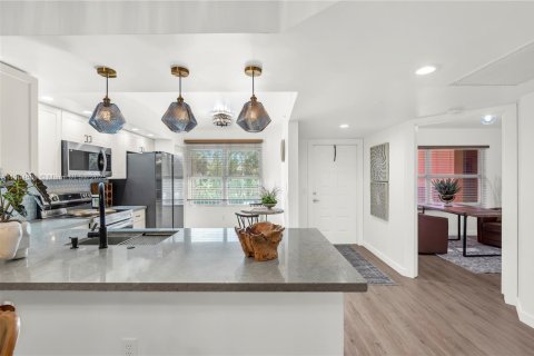 Copropriété à vendre à Pembroke Pines, Floride: 2 chambres, 112.13 m2 № 1955858 - photo 3