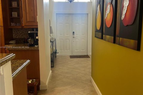 House in Sunrise, Florida 3 bedrooms, 119.1 sq.m. № 1950941 - photo 5