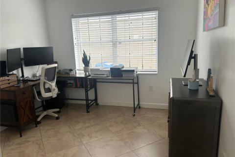 House in Sunrise, Florida 3 bedrooms, 119.1 sq.m. № 1950941 - photo 16