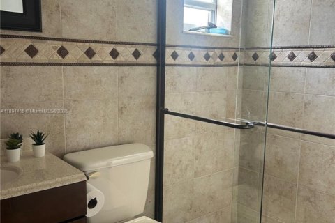 House in Sunrise, Florida 3 bedrooms, 119.1 sq.m. № 1950941 - photo 12