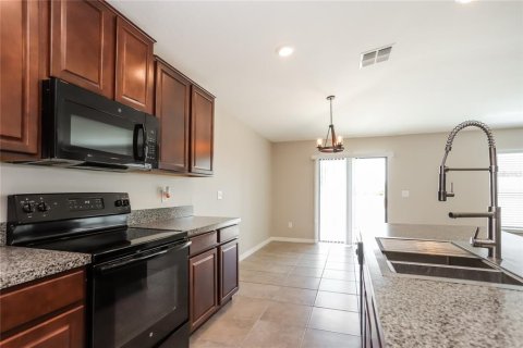 House in Wimauma, Florida 4 bedrooms, 179.86 sq.m. № 1630868 - photo 5