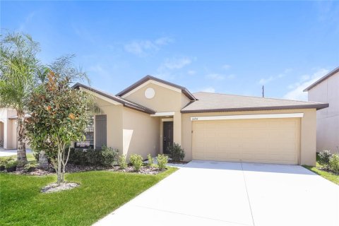 House in Wimauma, Florida 4 bedrooms, 179.86 sq.m. № 1630868 - photo 1