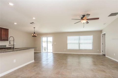 House in Wimauma, Florida 4 bedrooms, 179.86 sq.m. № 1630868 - photo 2