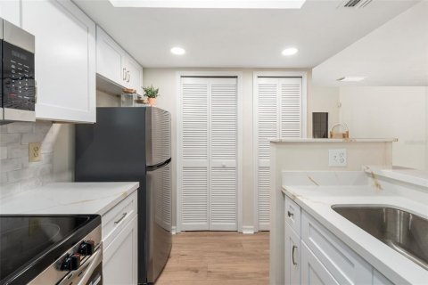 Touwnhouse à vendre à Gainesville, Floride: 2 chambres, 102.75 m2 № 1903670 - photo 3