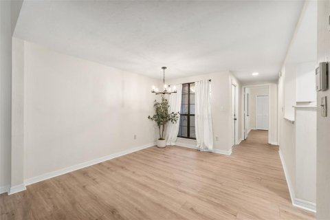 Touwnhouse à vendre à Gainesville, Floride: 2 chambres, 102.75 m2 № 1903670 - photo 11