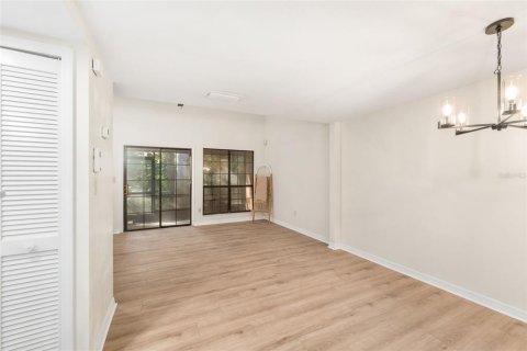 Touwnhouse à vendre à Gainesville, Floride: 2 chambres, 102.75 m2 № 1903670 - photo 9