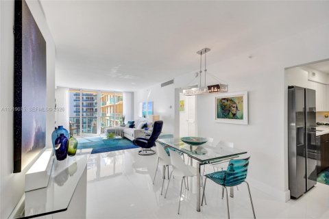 Condominio en alquiler en Hollywood, Florida, 1 dormitorio, 69.21 m2 № 2017262 - foto 5