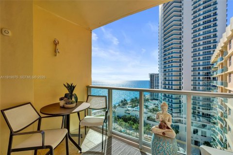 Condominio en alquiler en Hollywood, Florida, 1 dormitorio, 69.21 m2 № 2017262 - foto 21
