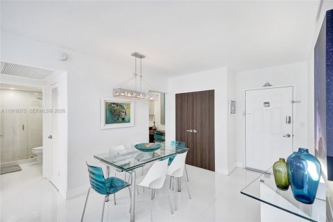 Condominio en alquiler en Hollywood, Florida, 1 dormitorio, 69.21 m2 № 2017262 - foto 13