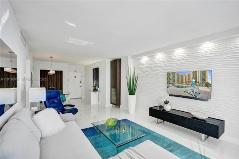 Condominio en alquiler en Hollywood, Florida, 1 dormitorio, 69.21 m2 № 2017262 - foto 11