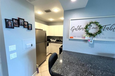 Condo in Clearwater, Florida, 3 rooms  № 2322373 - photo 16