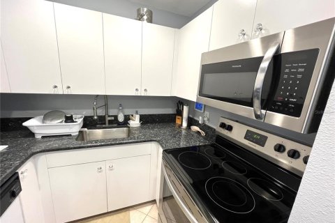 Condo in Clearwater, Florida, 3 rooms  № 2322373 - photo 19