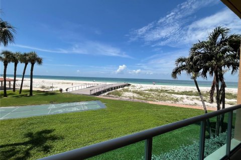 Condominio en Clearwater, Florida, 3 habitaciones № 2322373