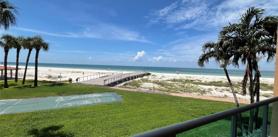 Condo in Clearwater, Florida, 3 rooms  № 2322373