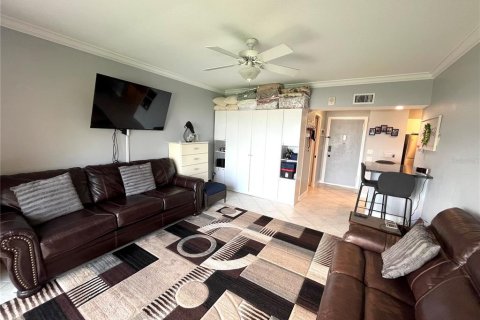 Condo in Clearwater, Florida, 3 rooms  № 2322373 - photo 14